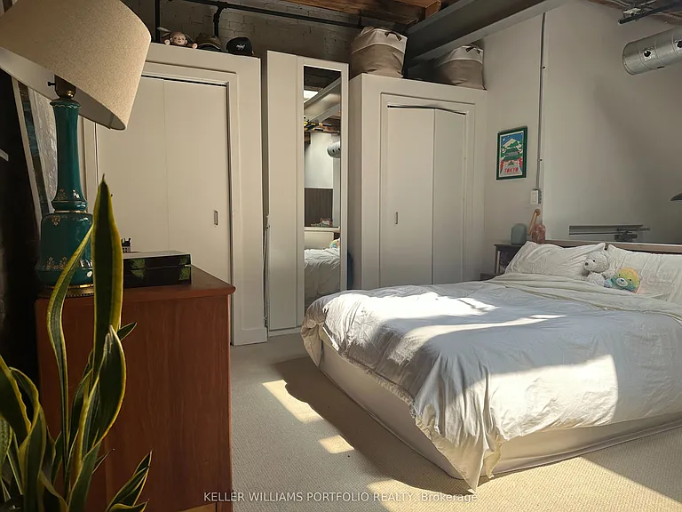 347 Sorauren Ave #122 — Photo 14