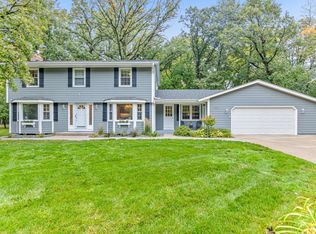 1911 Smith Cir, Wayzata, MN 55391