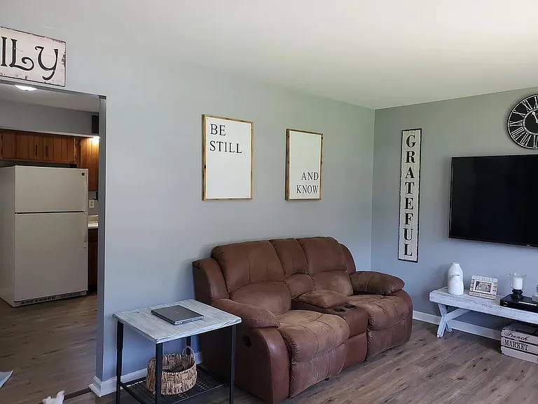807 S Walnut St — Photo 3