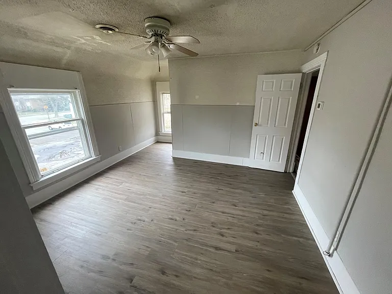 416 Broadway St NE #2 — Photo 4
