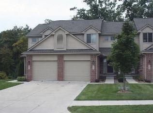 7167 Magnolia Ln, Waterford, MI 48327