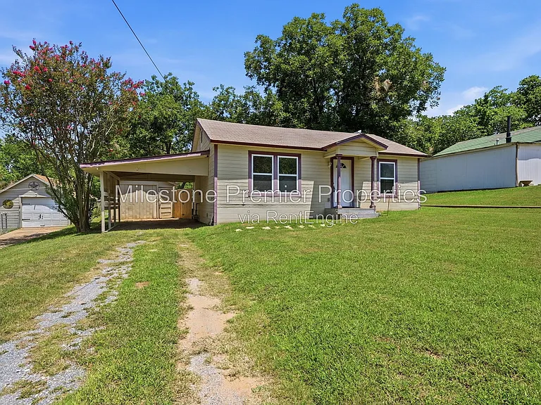 1107 W Hanna St — Photo 2