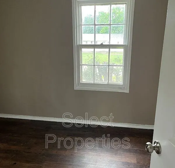 1914 Edgewood St — Photo 15