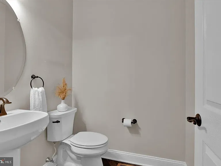 9 Ross Way — Photo 23