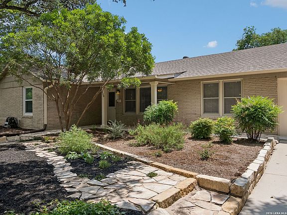 4th image of 438 Oakleaf Drive