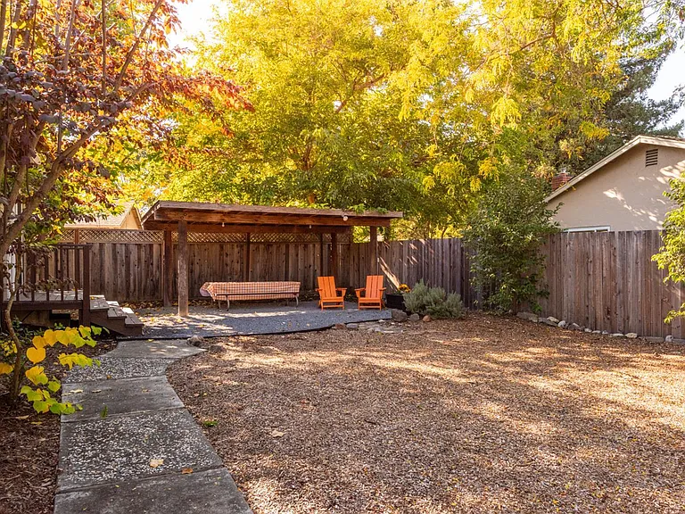 4127 Siskiyou Ave — Photo 19