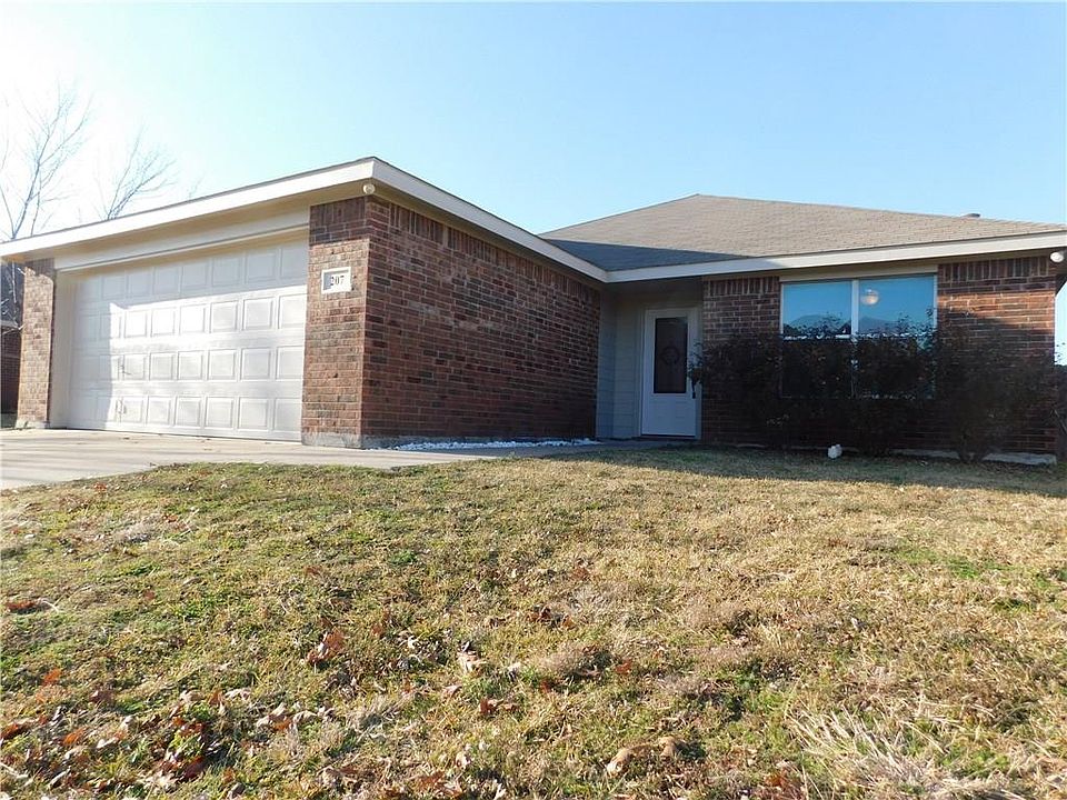 1st image of 207 Christie Ln