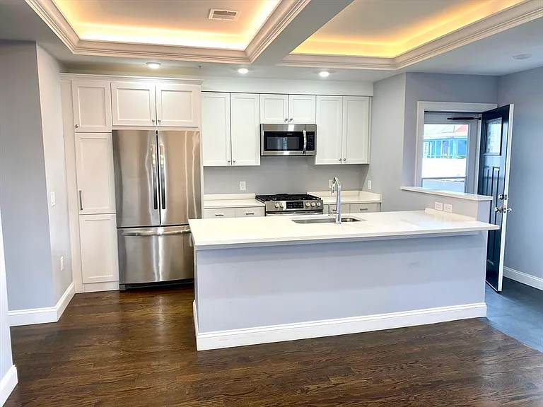 23 Taylor St #2 — Photo 8