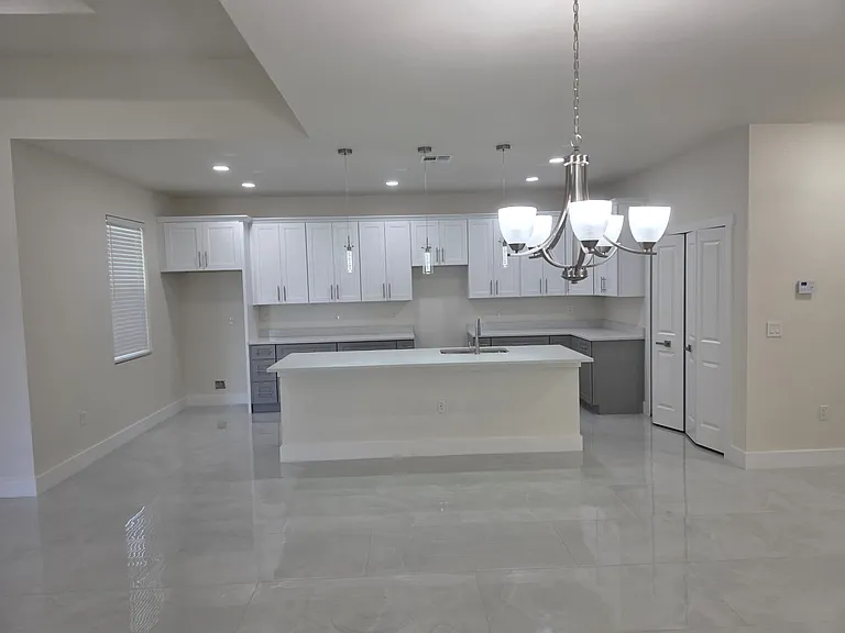 735 Dudley Ave S #735 — Photo 14