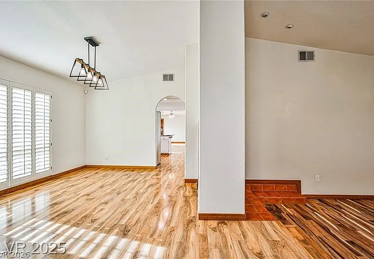 6315 N Park St — Photo 13