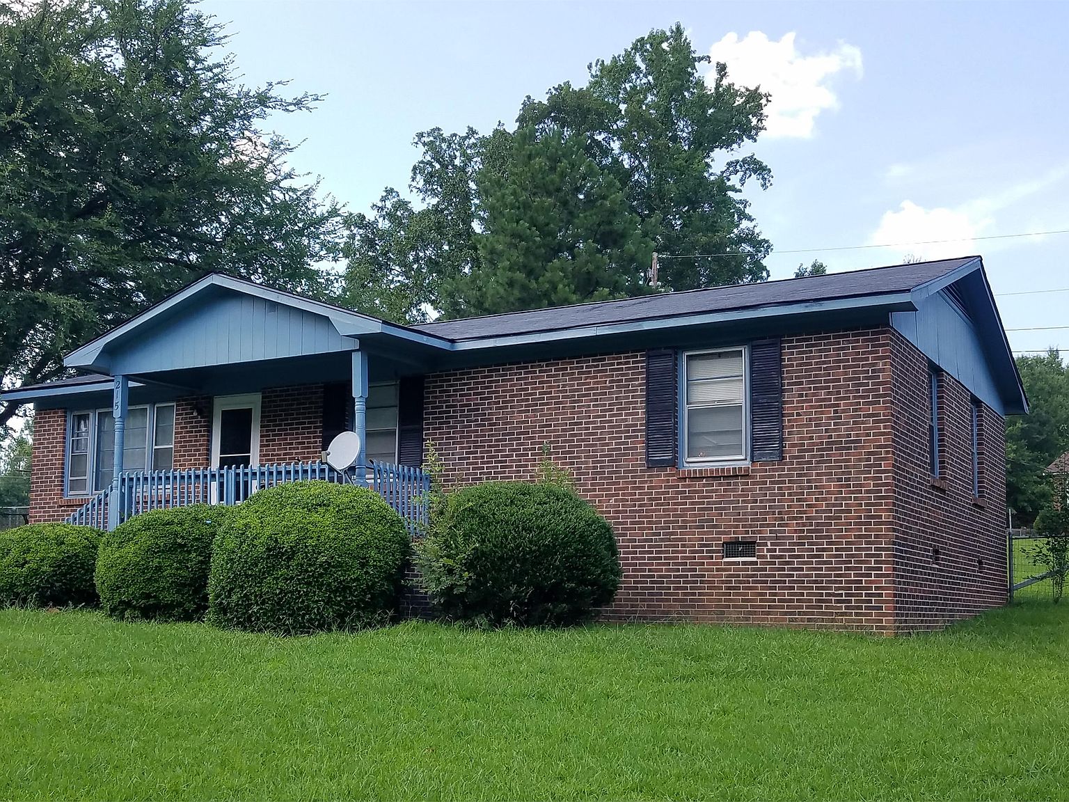 215 Ashcroft Dr, Greenwood, SC 29646 | Zillow