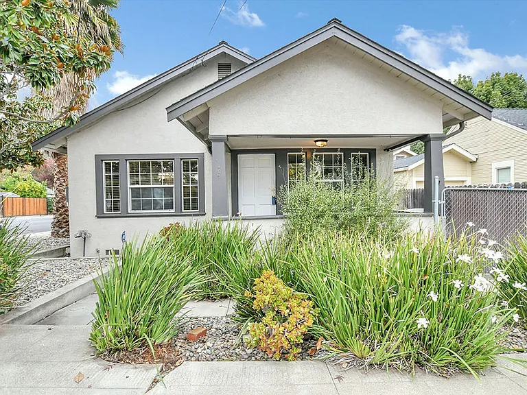 405 Arreba St — Photo 2