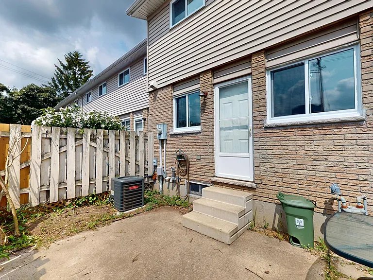 320 Westminster Ave #48 — Photo 26