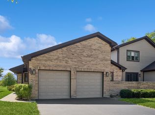 1788 Monterey Ct, Hoffman Estates, IL 60169