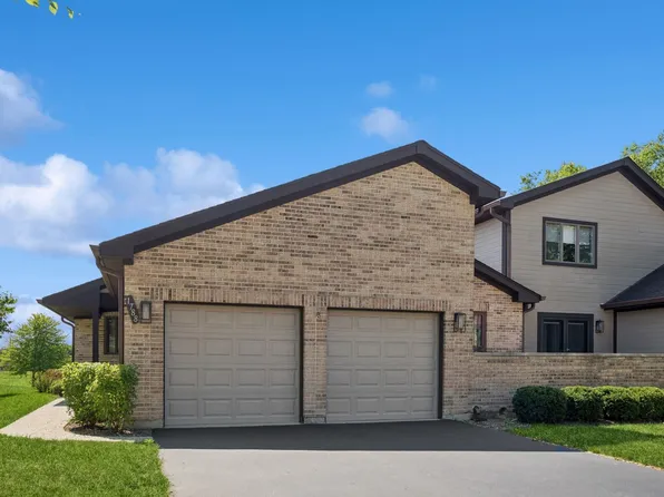 1788 Monterey Ct, Hoffman Estates, IL 60169