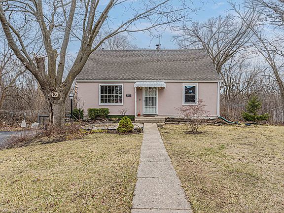 2nd image of 2212 Ravine Dr