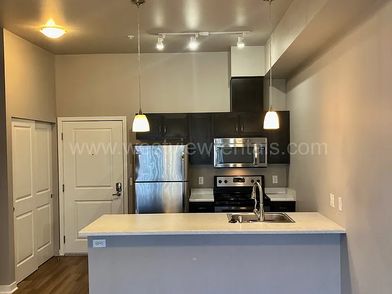 203 E Laurel St — Photo 7
