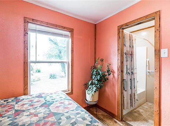 4th image of 2020 E 83rd St