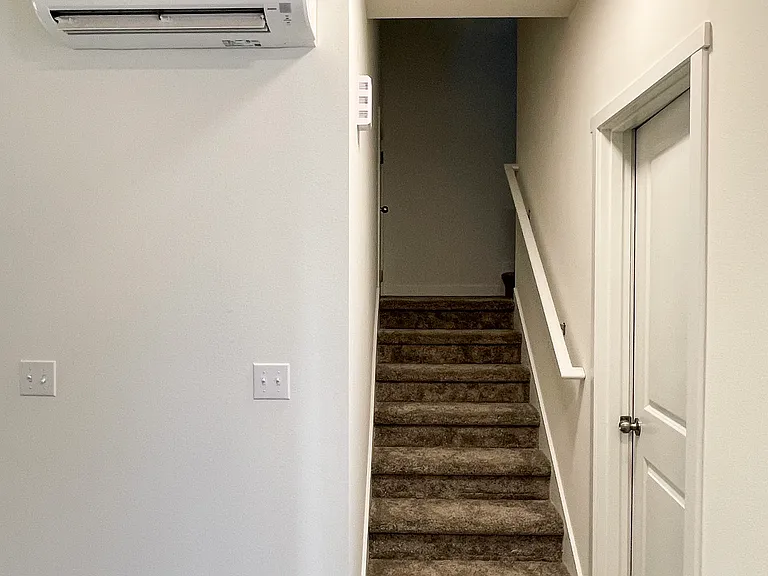 Iris Apartments — Photo 18
