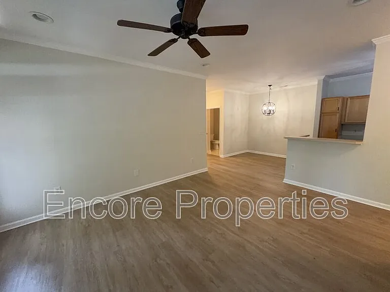 800 W Savannah Ridge Rd #101 — Photo 4