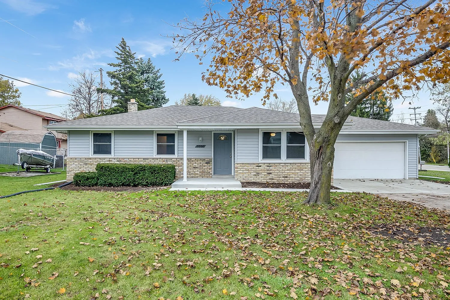 5502 Carriage Hills Dr photo 1