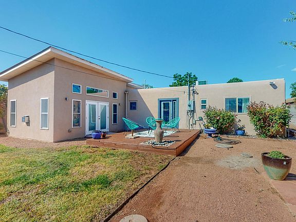 4th image of 3024 Delano Pl NE
