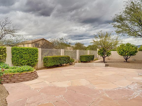 Gorgeous Back Yard!