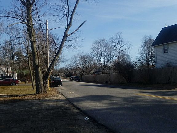 4th image of 80 Dietz St