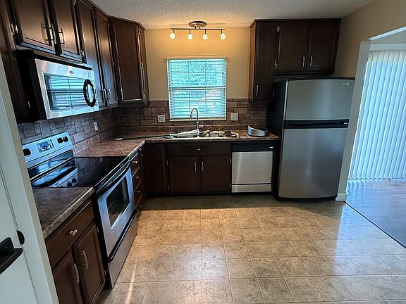 5th image of 1306 Westview Dr