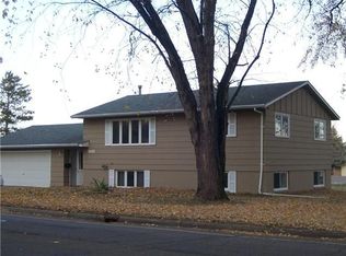 945 Jefferson St SE, Hutchinson, MN 55350