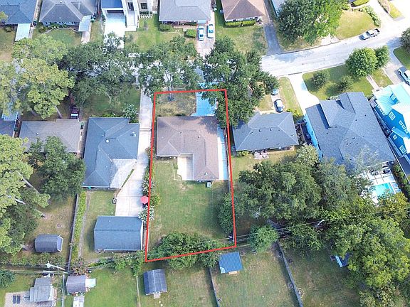 2nd image of 2106 Woodcrest Dr