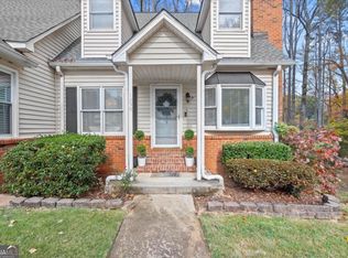 1030 Sasha Ln, Roswell, GA