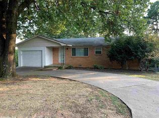 9705 Vaughn Dr, Little Rock, AR 72205