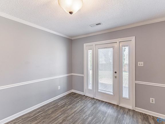 5th image of 2230 Cecille Dr SW