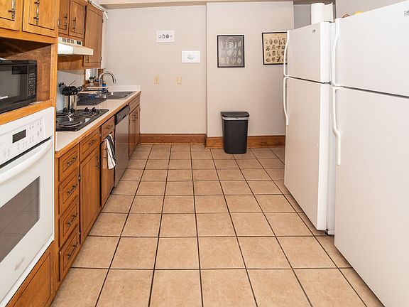 3rd image of 1355-1357 Dennison Ave Floor 3