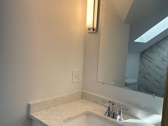 4th image of 202 E Delavan Ave #3