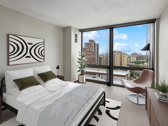 5th image of 2650 N Lakeview Ave APT 1307