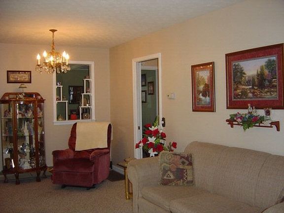 2nd image of 2617 Old Munfordville Rd