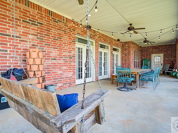 3rd image of 3 Carol Ln