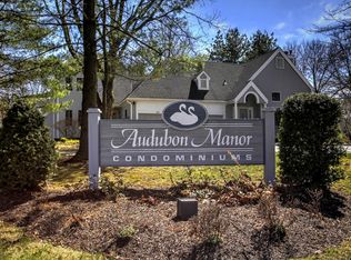 4 Manor House Ln #4, Milford, CT 06461