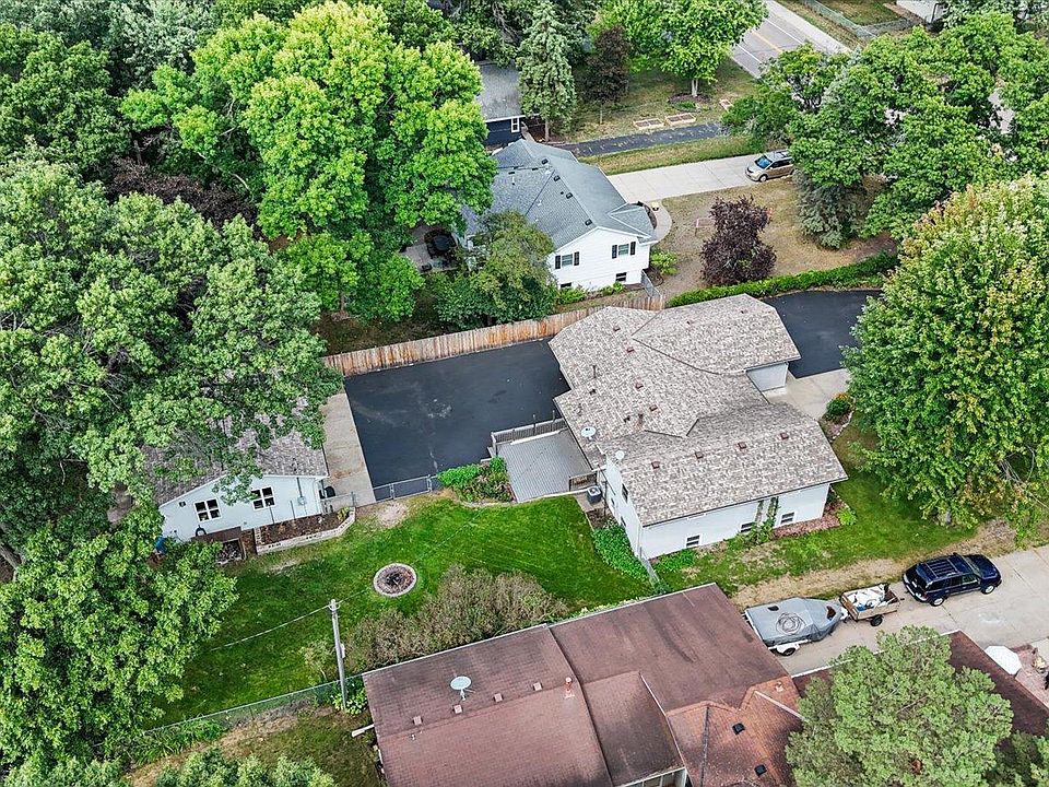 1st image of 8378 Groveland Rd