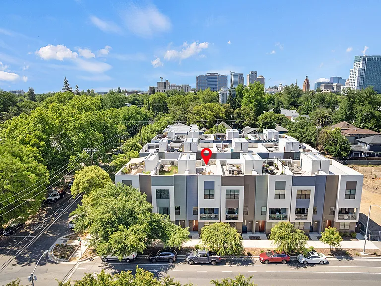 1324 C St — Photo 34