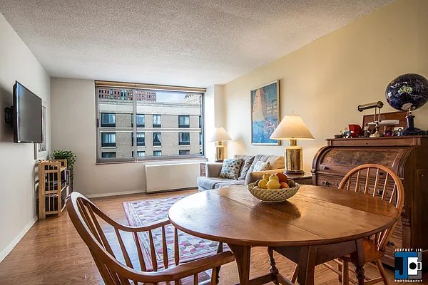 Sold by R New York | media 1