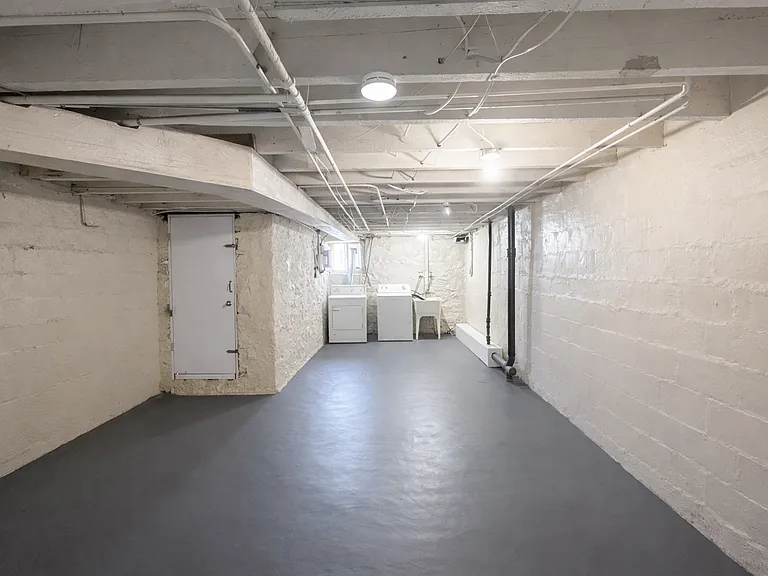 1215 N Ellwood Ave — Photo 18