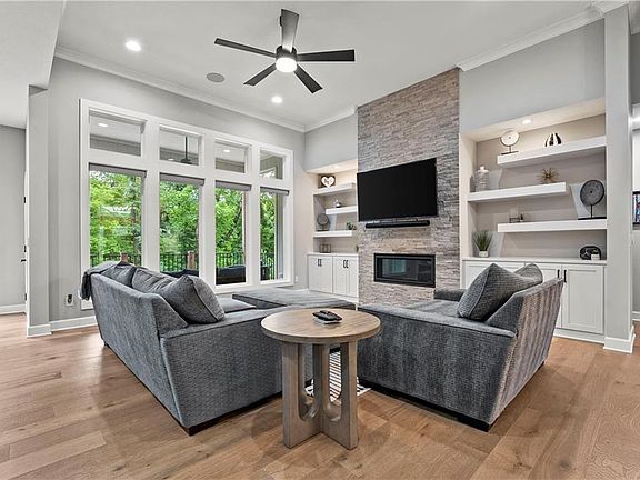 3rd image of 12735 N Larkspur Ln