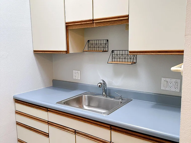 2215 Broadway St — Photo 10