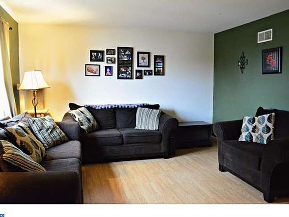 5th image of 494 Catherine Dr