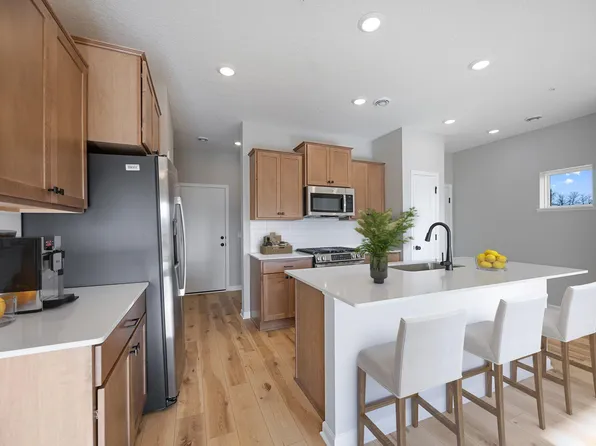 1518 Trellis Ln, West Saint Paul, MN 55118