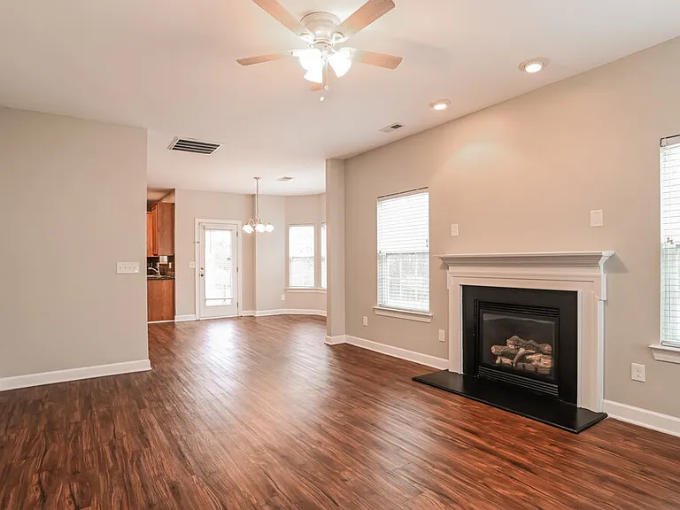 2404 Sierra Chase Dr — Photo 5