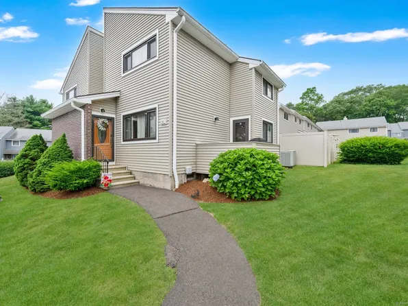 182 Shagbark Drive #182, Derby, CT 06418